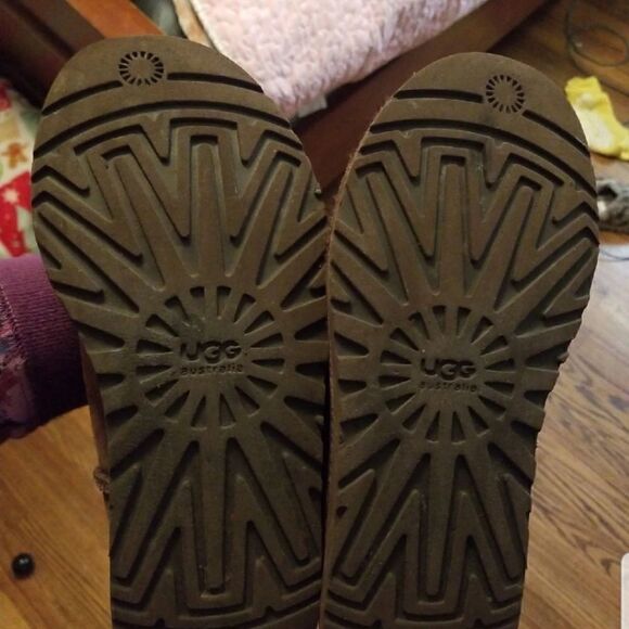 UGG Chocolate short style size 5 good condition - Picture 10 of 14